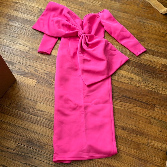 NWT - LONG SLEEVE CUT OUT RIBBON MIDI DRESS - FUCHSIA - Picture 2 of 4